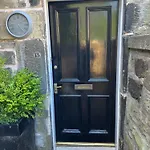 Truly Central, Princes St, Close To Castle